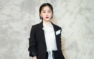 阚清子黑色图片_2