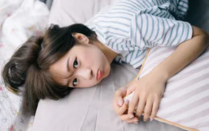 清秀短发美女图片壁纸_6