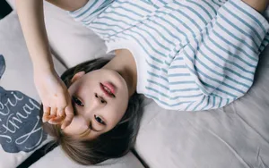 清秀短发美女图片壁纸_8