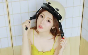 夏日吊带性感美女图片_4