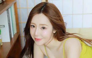 夏日吊带性感美女图片_6