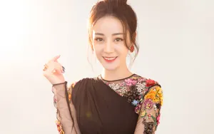 迪丽热巴连衣裙壁纸_5