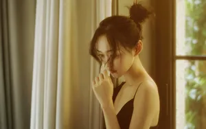 清凉美女何泓姗图片