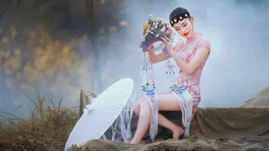 迷人旗袍短裙美女图片_3