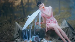 迷人旗袍短裙美女图片_6