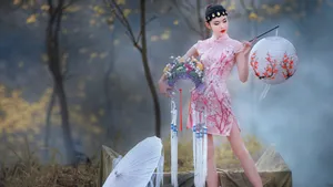 迷人旗袍短裙美女图片_8