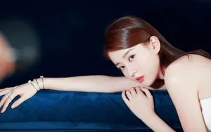 优雅迷人的乔欣写真图片_3