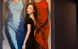 倪妮性感露背装写真图片_4