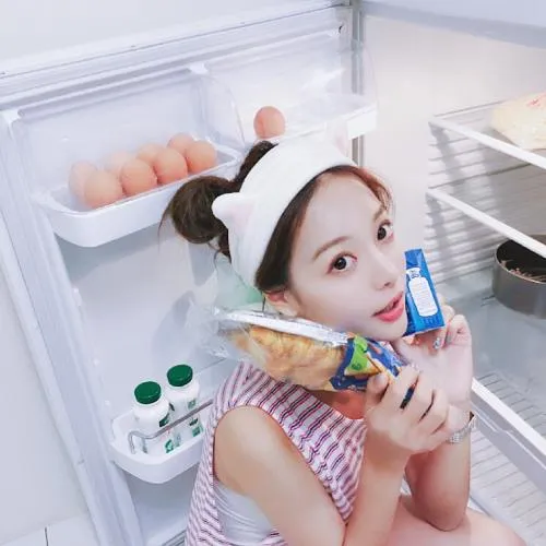 同一个人女生照片头像第1张