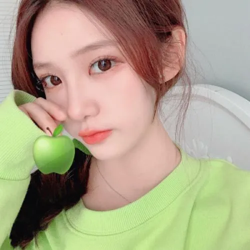 清新四个人用的四姐妹头像闺蜜四张分开的第1张