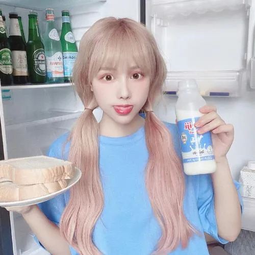 多人闺蜜头像10张同一个人套图组图生活照片第1张