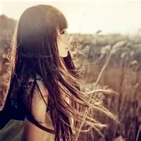 长发卷发美女头像图片第1张