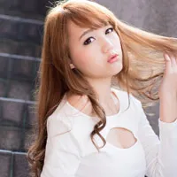 丰满性感美女头像第1张