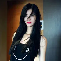 独自买醉的伤感美女头像第1张