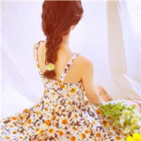 碎花连衣裙小清新美女意境QQ头像图片大全第1张