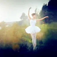 小清新芭蕾舞女生头像第1张
