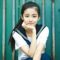 穿校服初中女生头像第1张