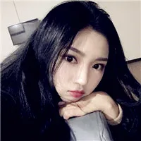 时尚百搭自然的披散发的女生头像第1张