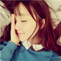 披肩直发百搭女生头像第1张