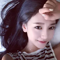 很优雅时尚的高清女生头像第1张