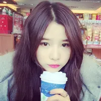 网络红人穆雅斓QQ头像图片第1张