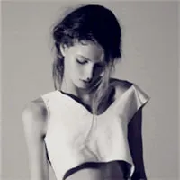 性感火辣安静女生头像第1张