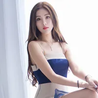 高清居家美女头像第1张