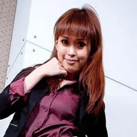 OL制服美腿美女QQ头像图片第1张