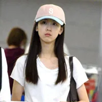 陈都灵头像第1张