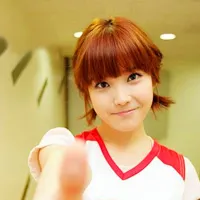 90后清新可爱女生IU卖萌QQ头像图片第1张