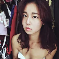 气质美女头像第1张