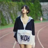 好看美女微信头像第1张