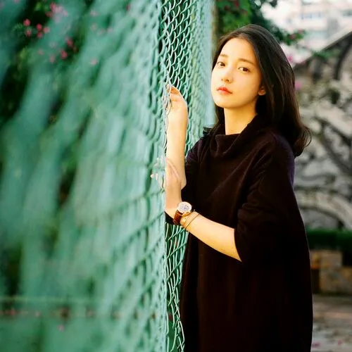 美女伤感头像图片大图第1张