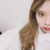 气质女生头像不带字简单单调第1张