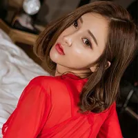 长腿御姐美女欣蕾性感图片头像分享第1张