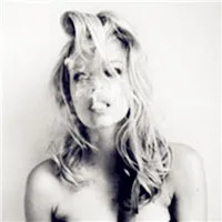 颓废抽烟女生头像第1张