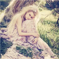 婚纱系森系唯美女生头像第1张