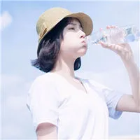 安静女生头像第1张