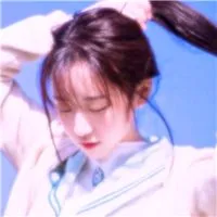 小清新女生扎辫子头像第1张