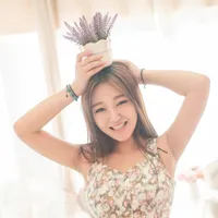 90后清纯美女头像第1张