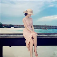 海边美女微信头像第1张