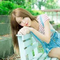 qq清纯美女头像第1张