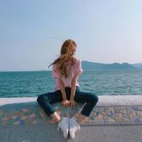 海边女生头像第1张