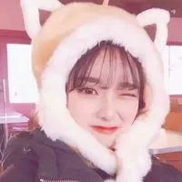 卖萌的女生头像第1张