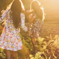 逆光背影女生头像第1张