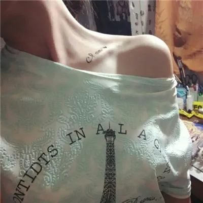 有点性感的女生头像第1张