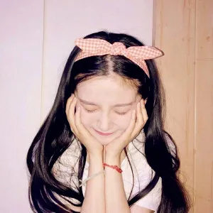 2018qq唯美美女头像300X300第1张