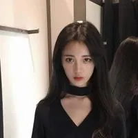 长发头像女生冷酷霸气图片第1张