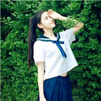 穿校服学生图片头像第1张