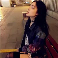 无人能比的霸气头像女生超拽冷酷抽烟图片第1张